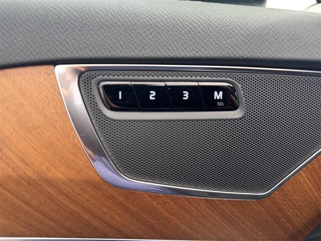new 2025 Volvo XC90 car, priced at $67,265