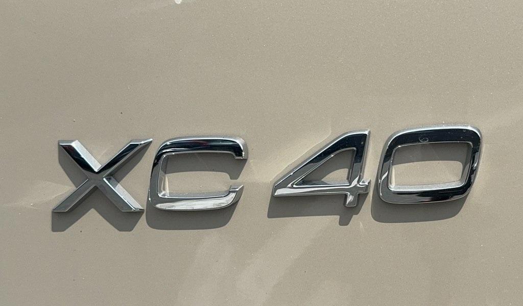 new 2025 Volvo XC40 car, priced at $51,040