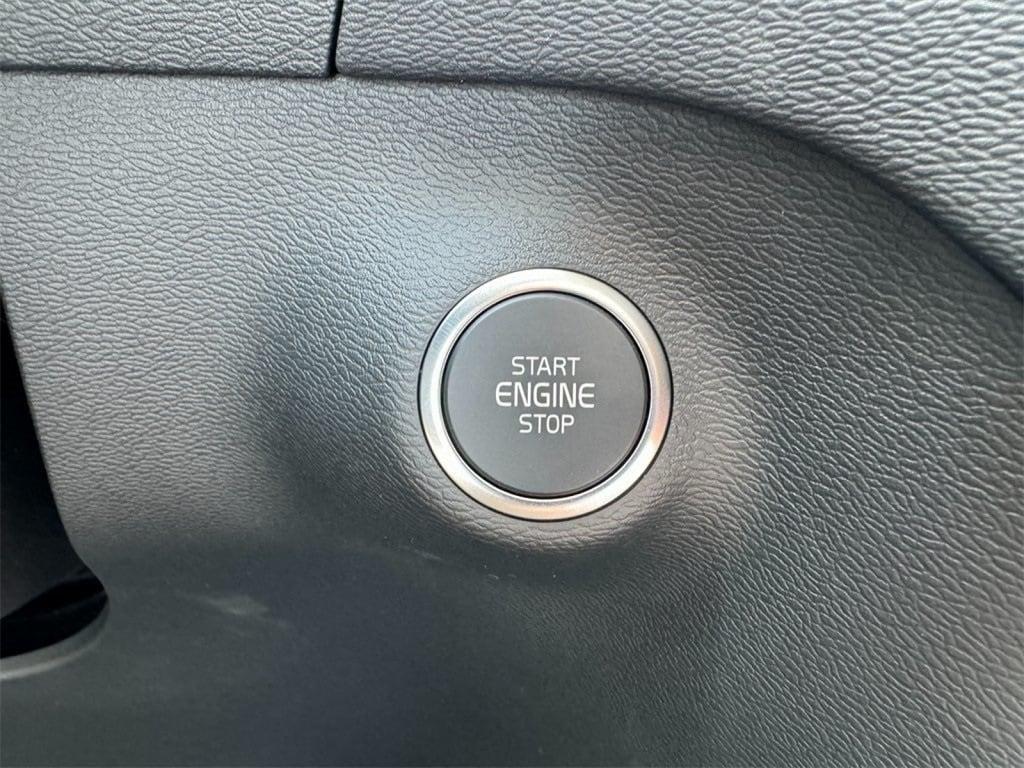 new 2025 Volvo XC40 car, priced at $51,040