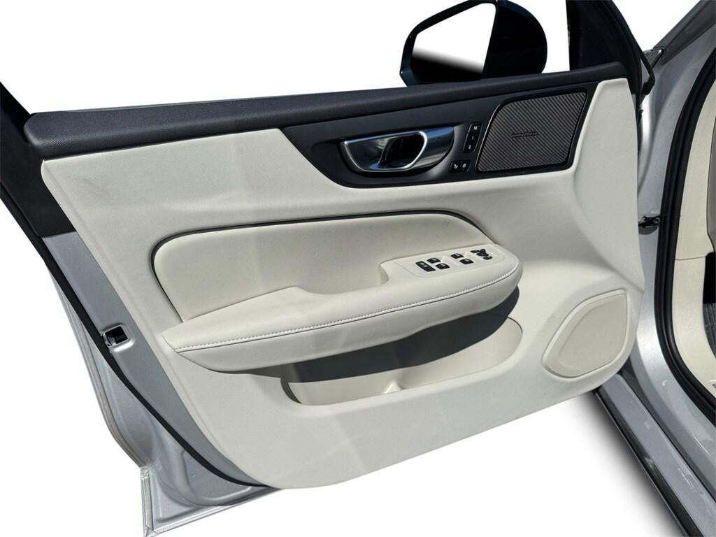 new 2025 Volvo S60 car