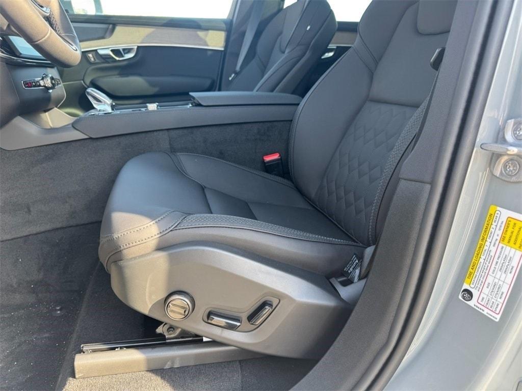 new 2025 Volvo XC90 Plug-In Hybrid car, priced at $78,765