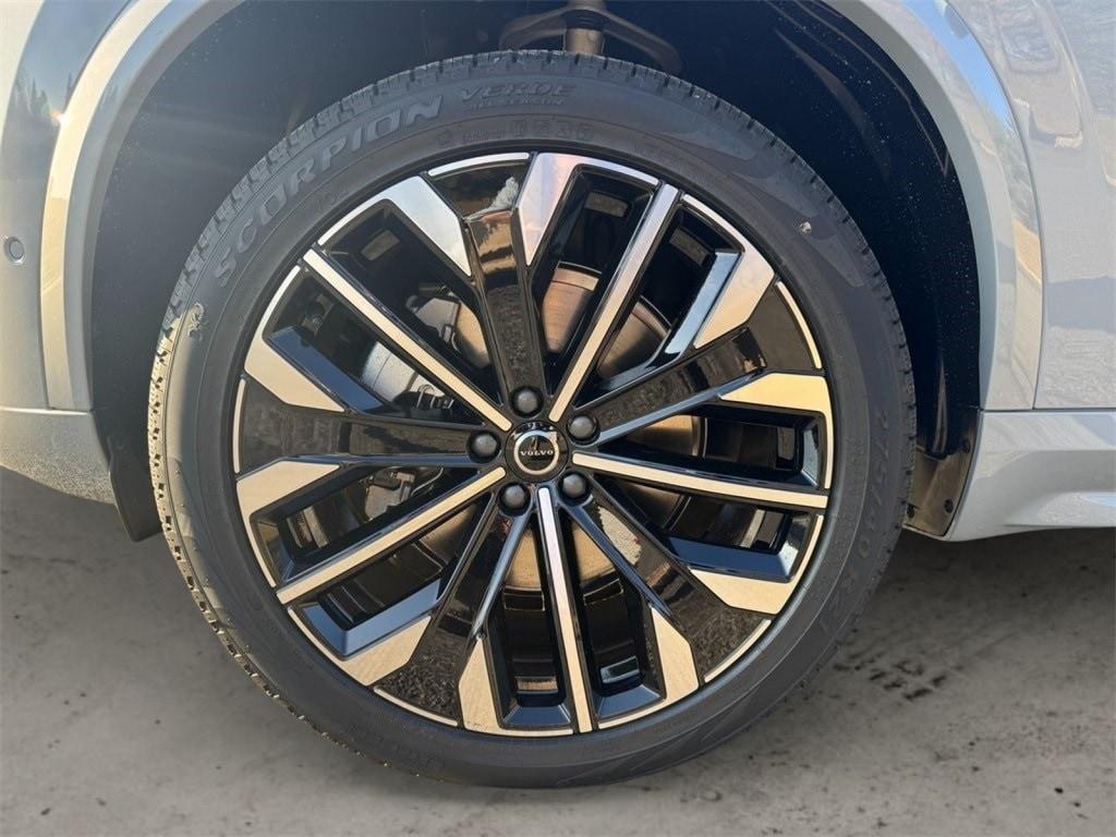 new 2025 Volvo XC90 car, priced at $65,555