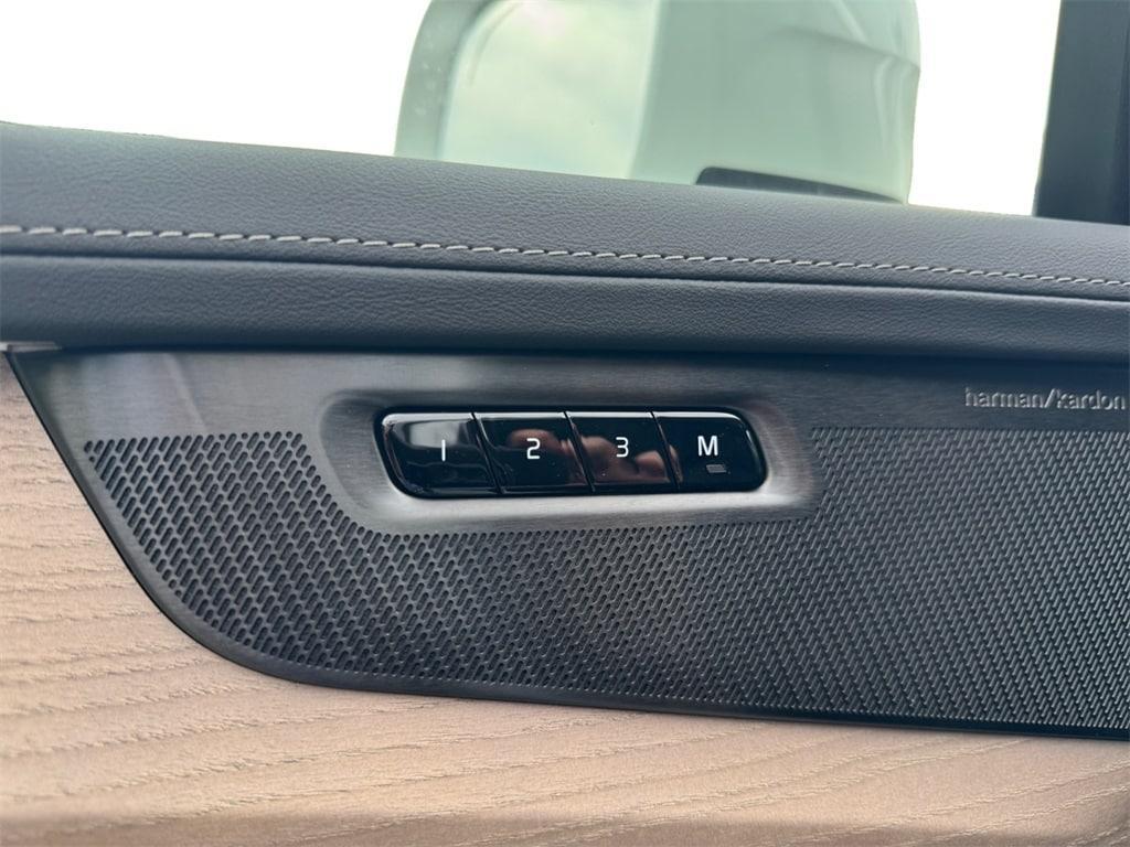 new 2025 Volvo XC90 car, priced at $64,645