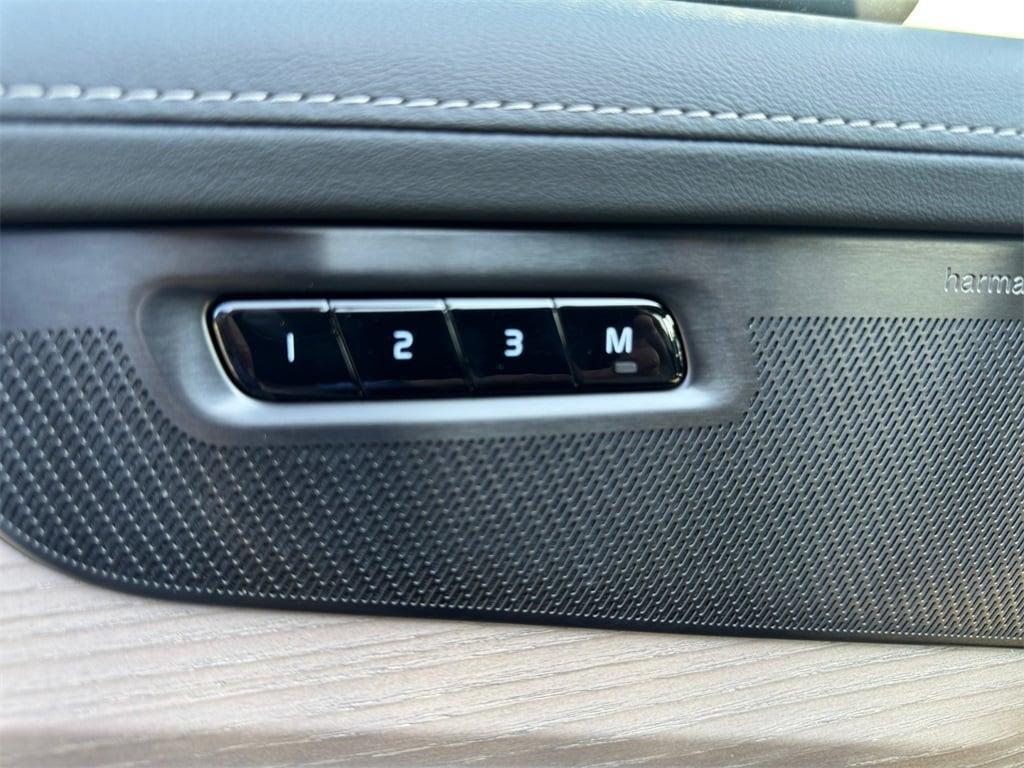 new 2026 Volvo XC90 car, priced at $72,329