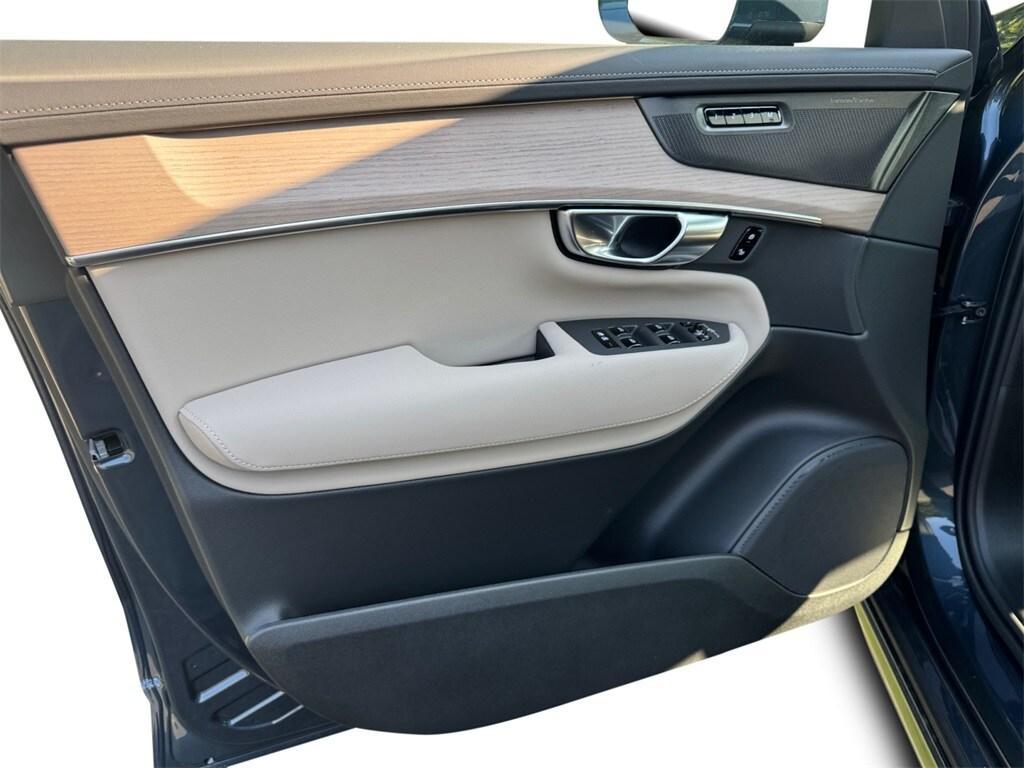 new 2026 Volvo XC90 car, priced at $72,329