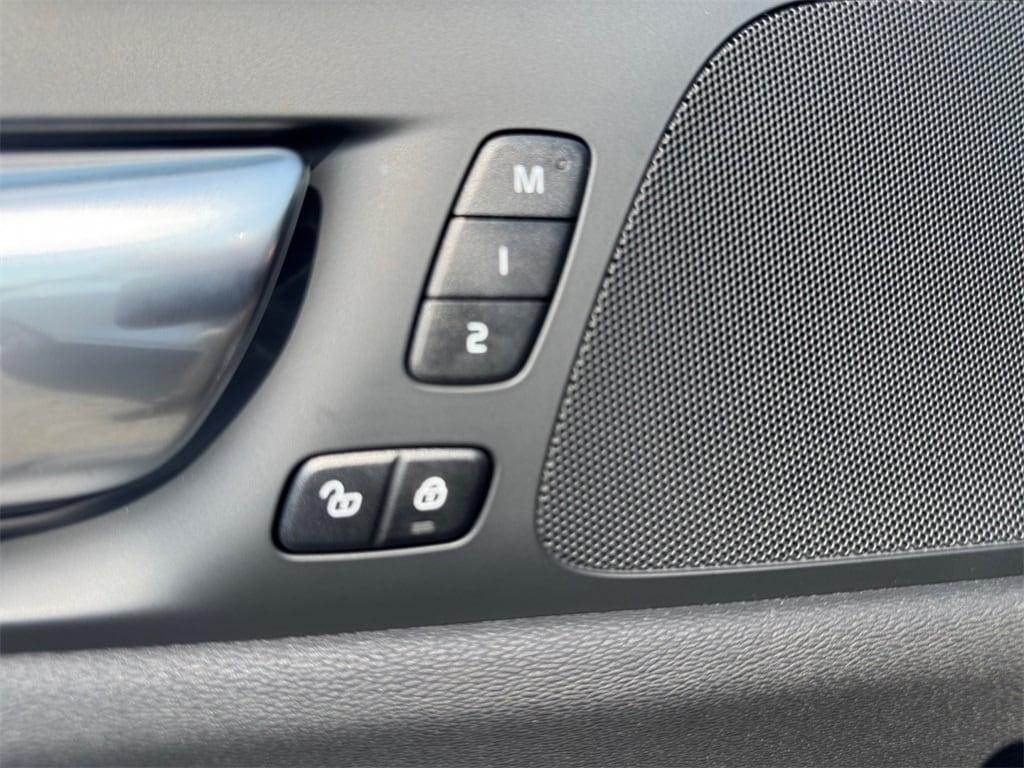 new 2025 Volvo S60 car