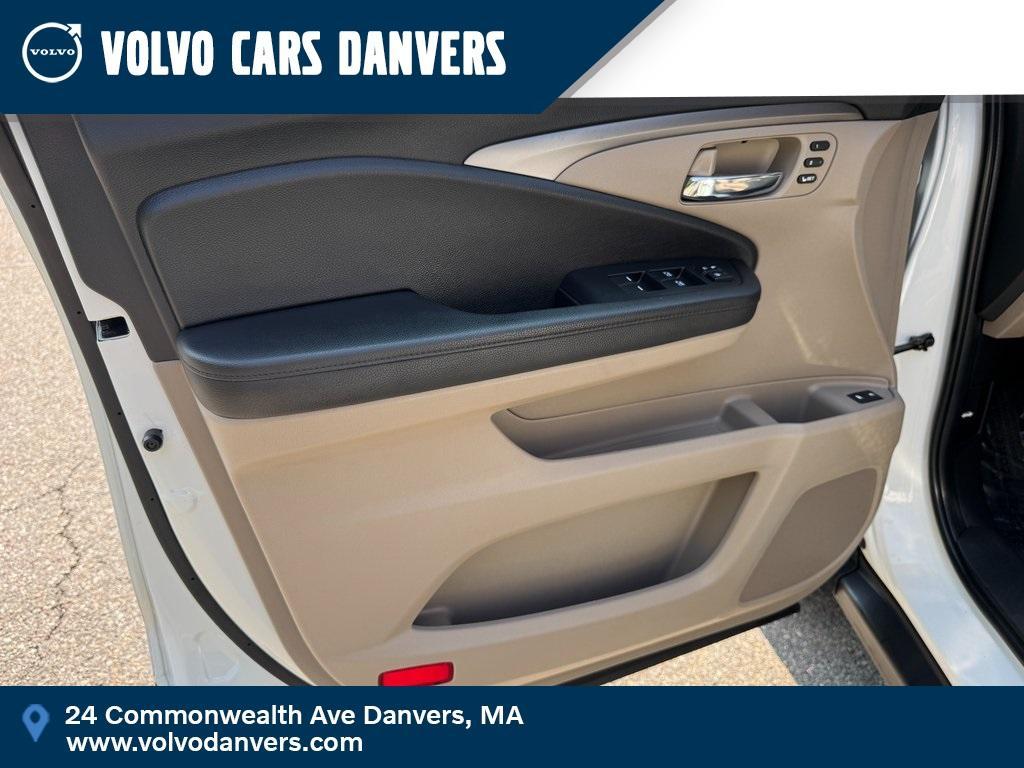 used 2021 Honda Pilot car, priced at $27,988