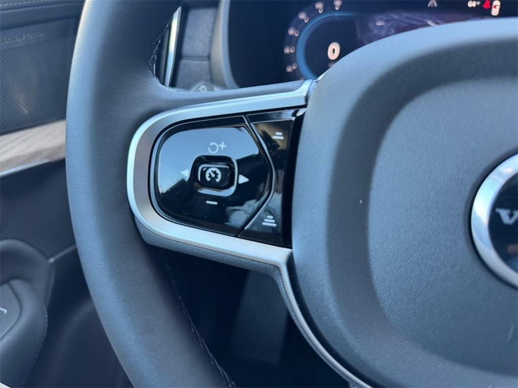 new 2025 Volvo XC90 car, priced at $68,245
