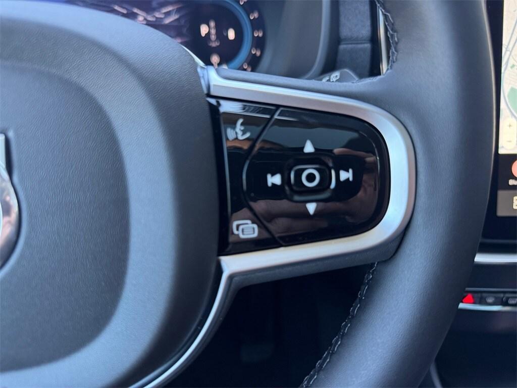new 2025 Volvo XC90 car, priced at $68,245