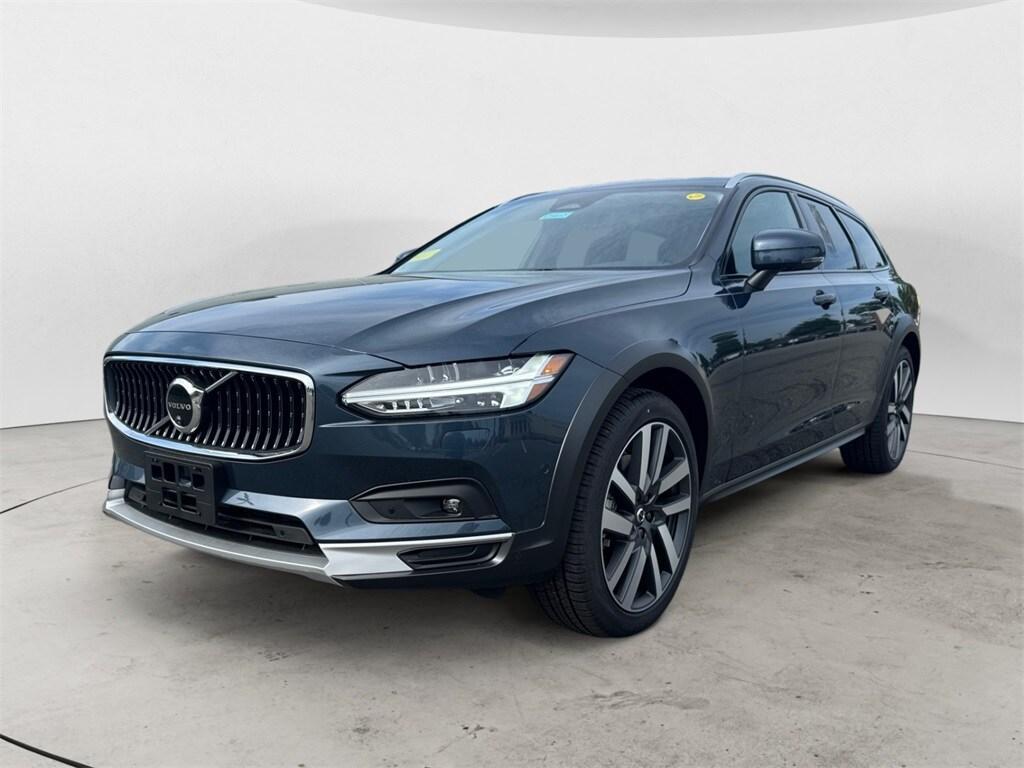 new 2025 Volvo V90 Cross Country car, priced at $68,950