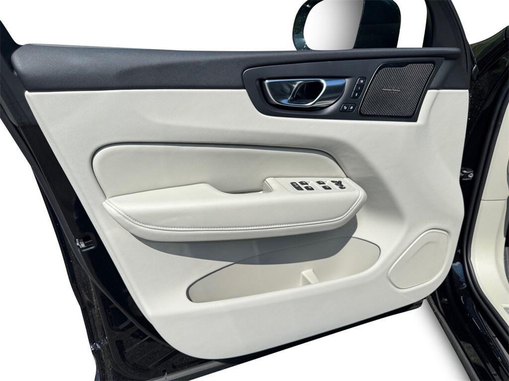 new 2025 Volvo XC60 car, priced at $62,995