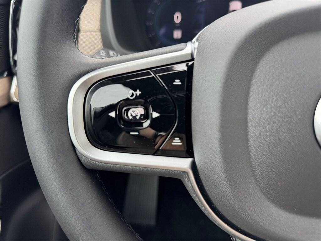 new 2025 Volvo XC90 Plug-In Hybrid car, priced at $76,005