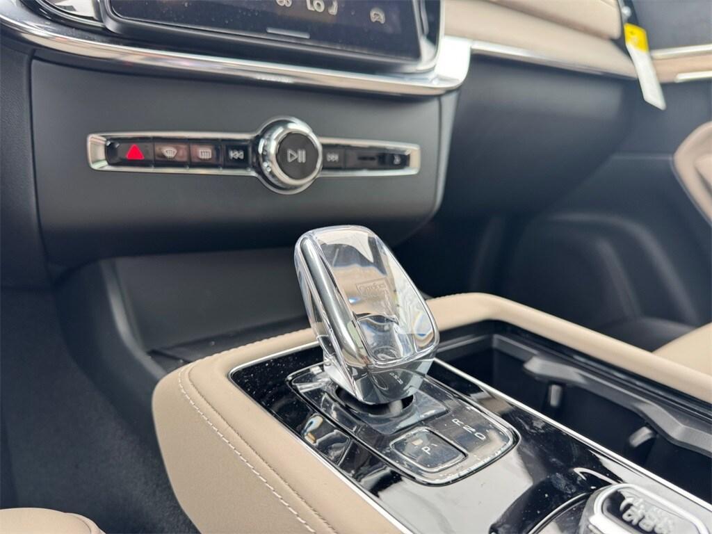 new 2025 Volvo XC90 Plug-In Hybrid car, priced at $76,005