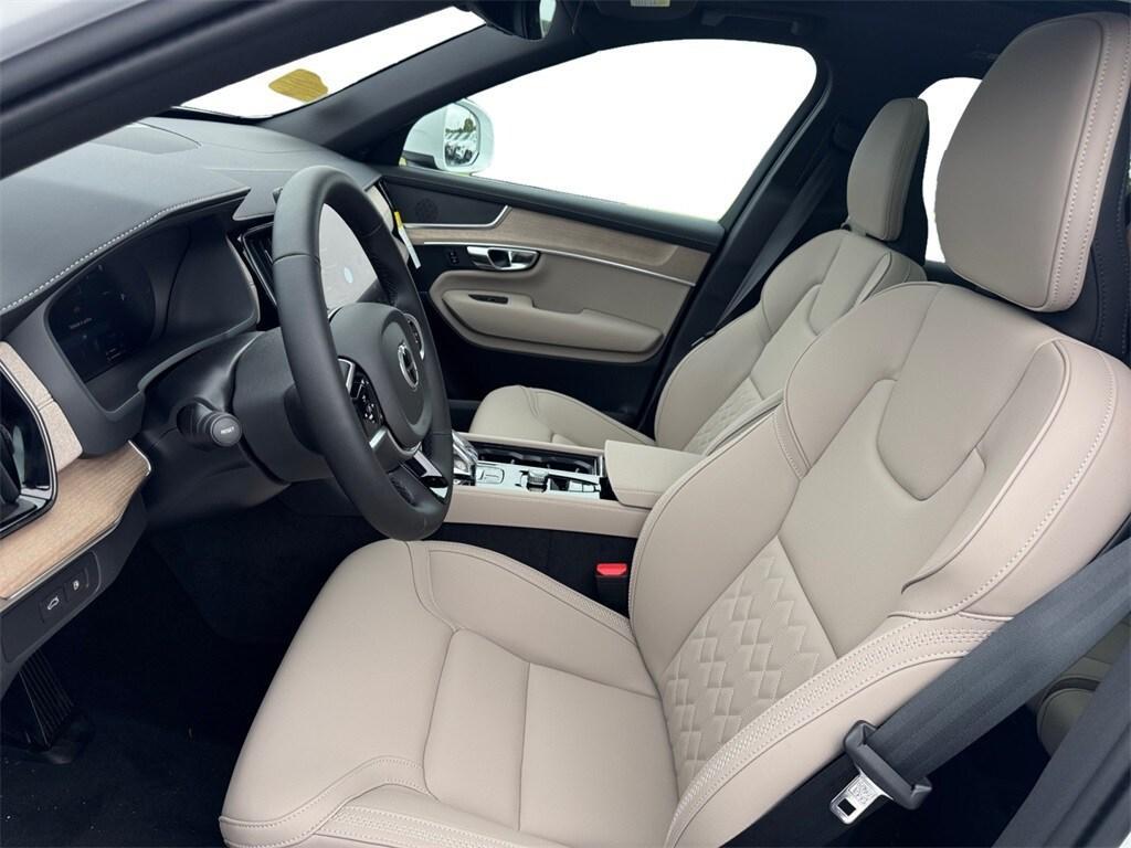new 2025 Volvo XC90 Plug-In Hybrid car, priced at $76,005