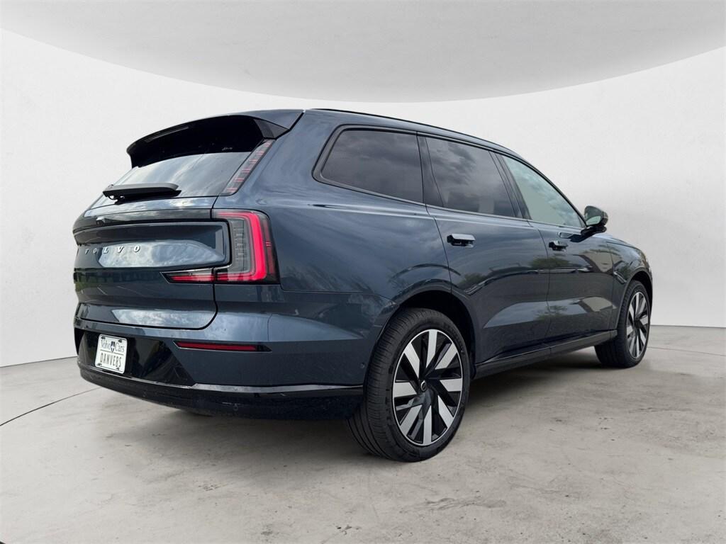 new 2025 Volvo EX90 car