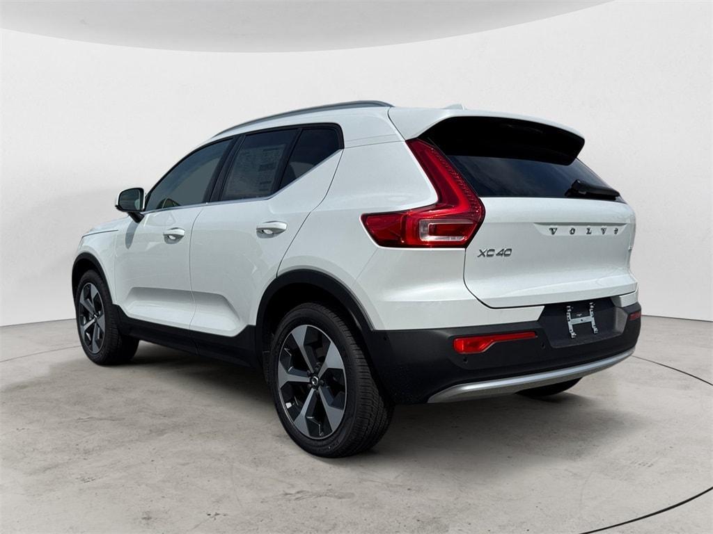 new 2025 Volvo XC40 car
