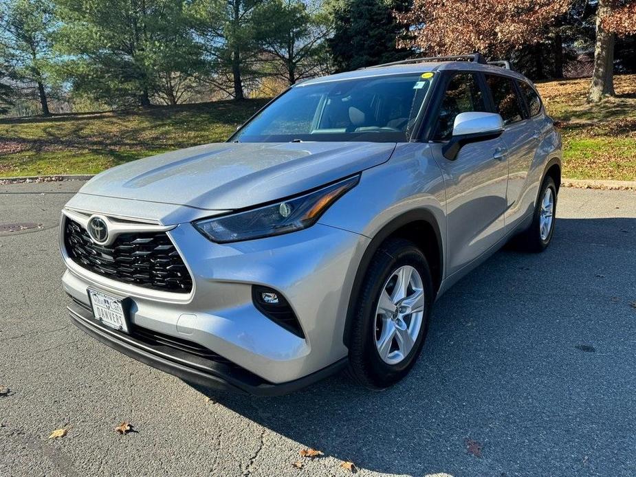 used 2023 Toyota Highlander car, priced at $33,886