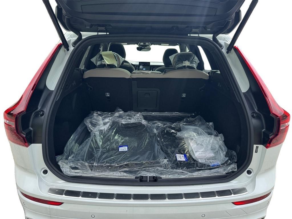 new 2026 Volvo XC60 car, priced at $58,909