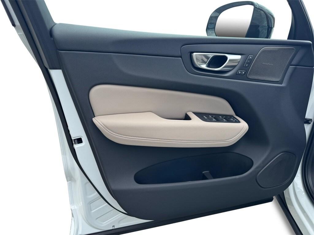 new 2026 Volvo XC60 car, priced at $58,360