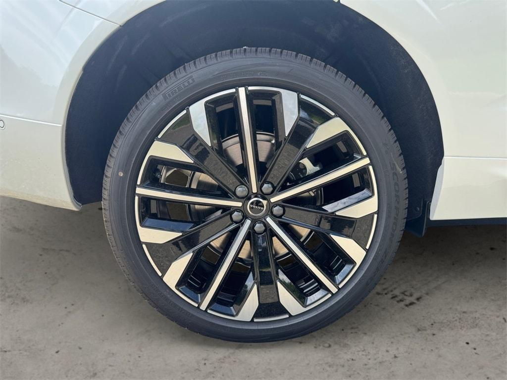 new 2026 Volvo XC60 Plug-In Hybrid car, priced at $76,599