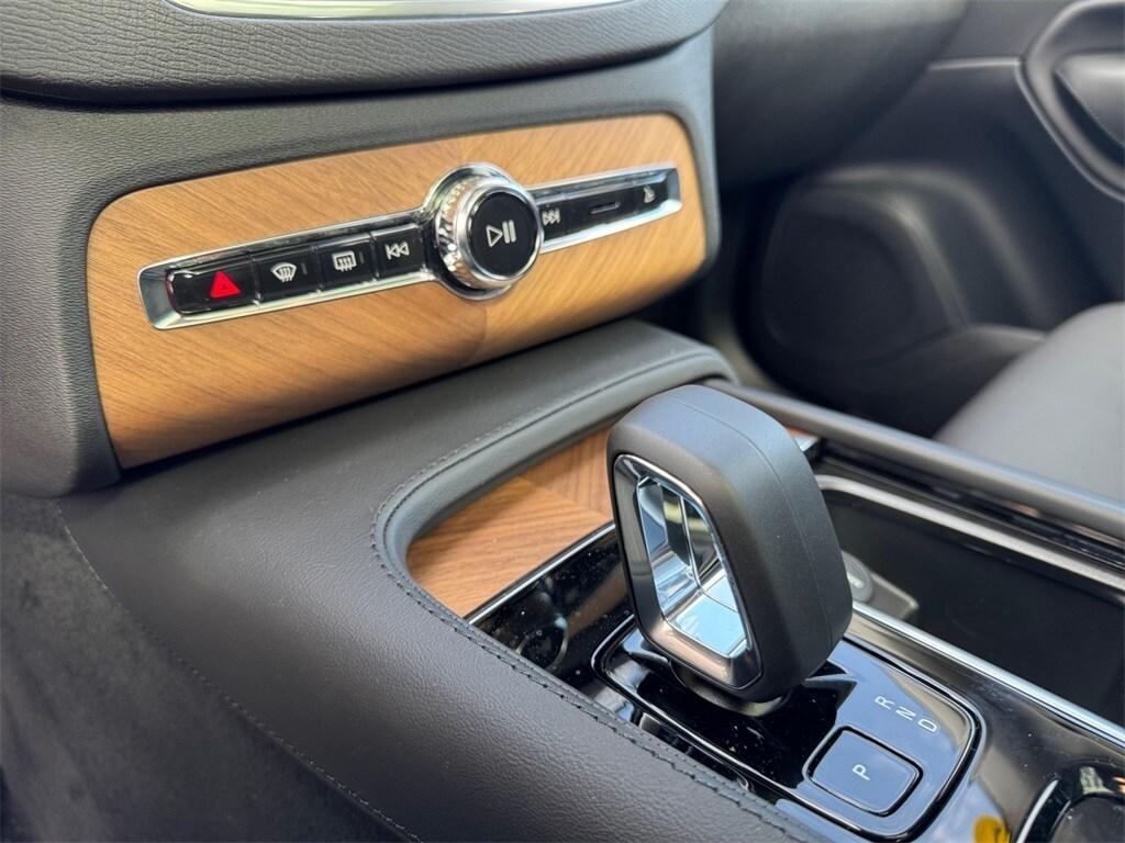 new 2025 Volvo XC90 car, priced at $67,265
