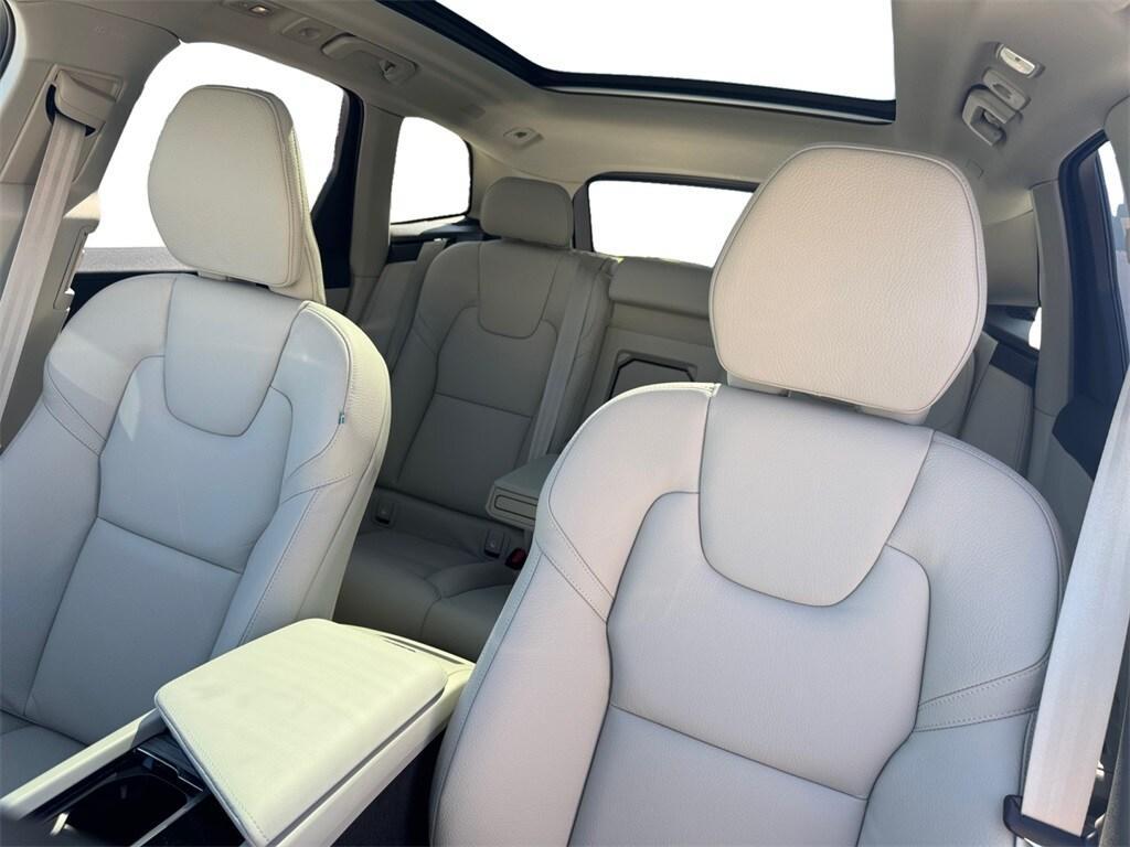 new 2025 Volvo XC60 Plug-In Hybrid car, priced at $66,260