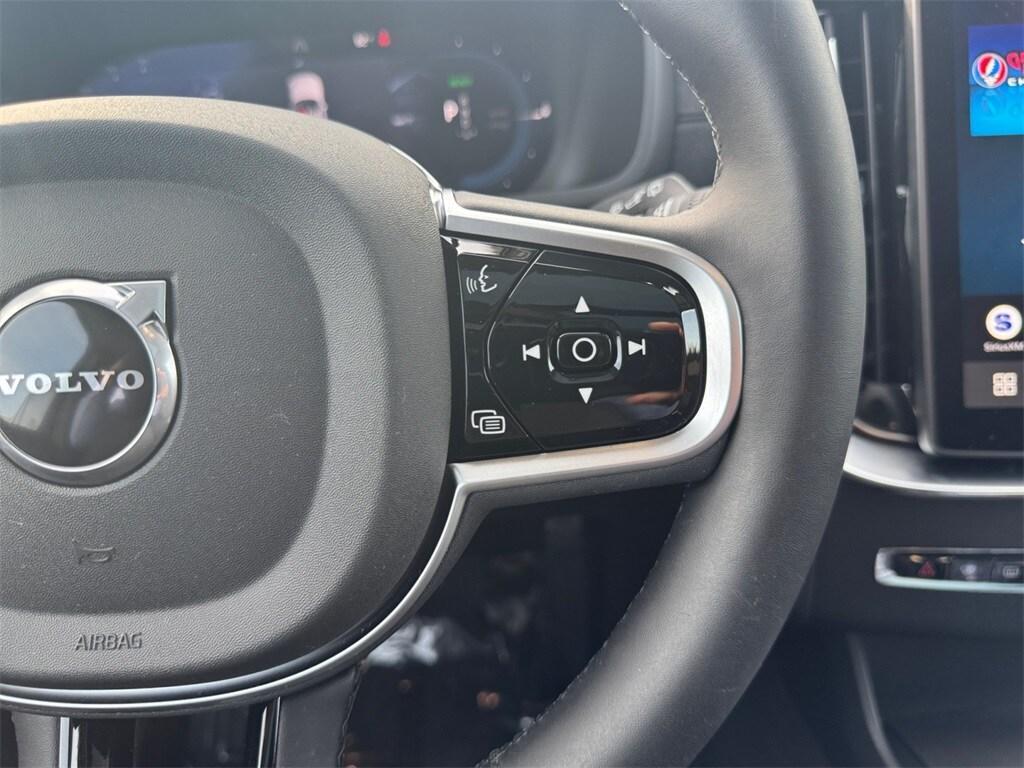 new 2025 Volvo XC90 Plug-In Hybrid car