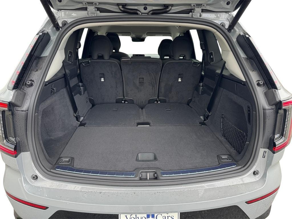 new 2025 Volvo EX90 car