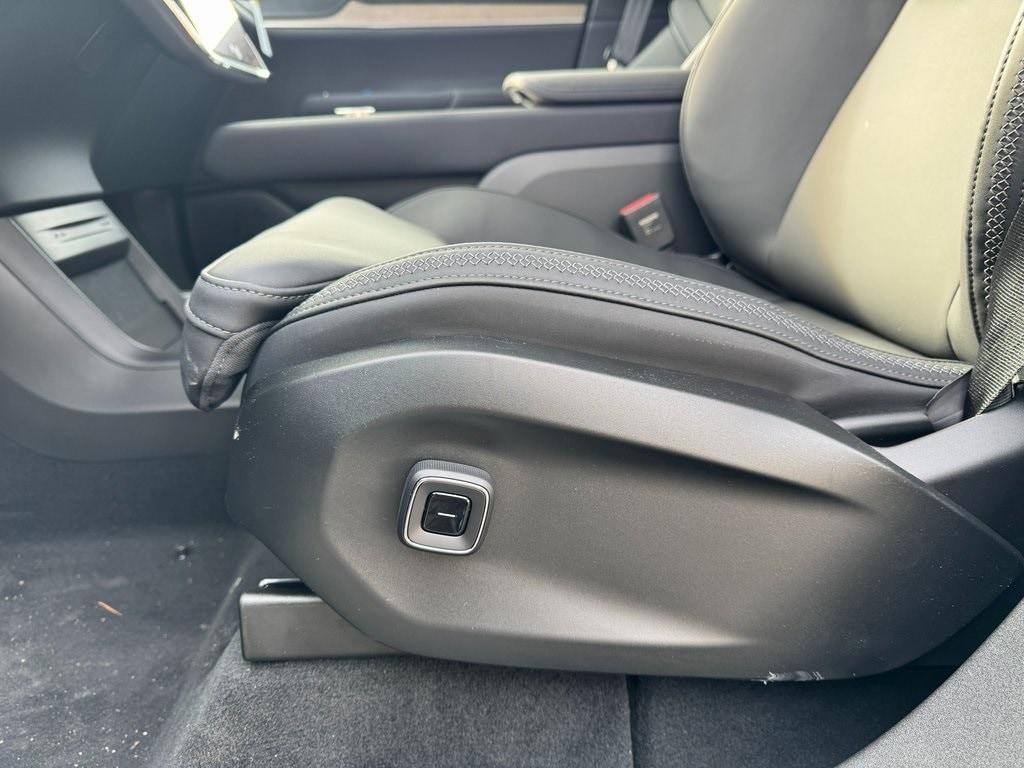 new 2025 Volvo EX90 car