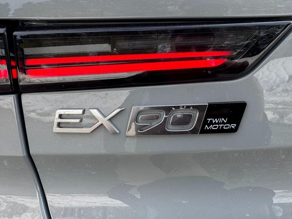 new 2025 Volvo EX90 car