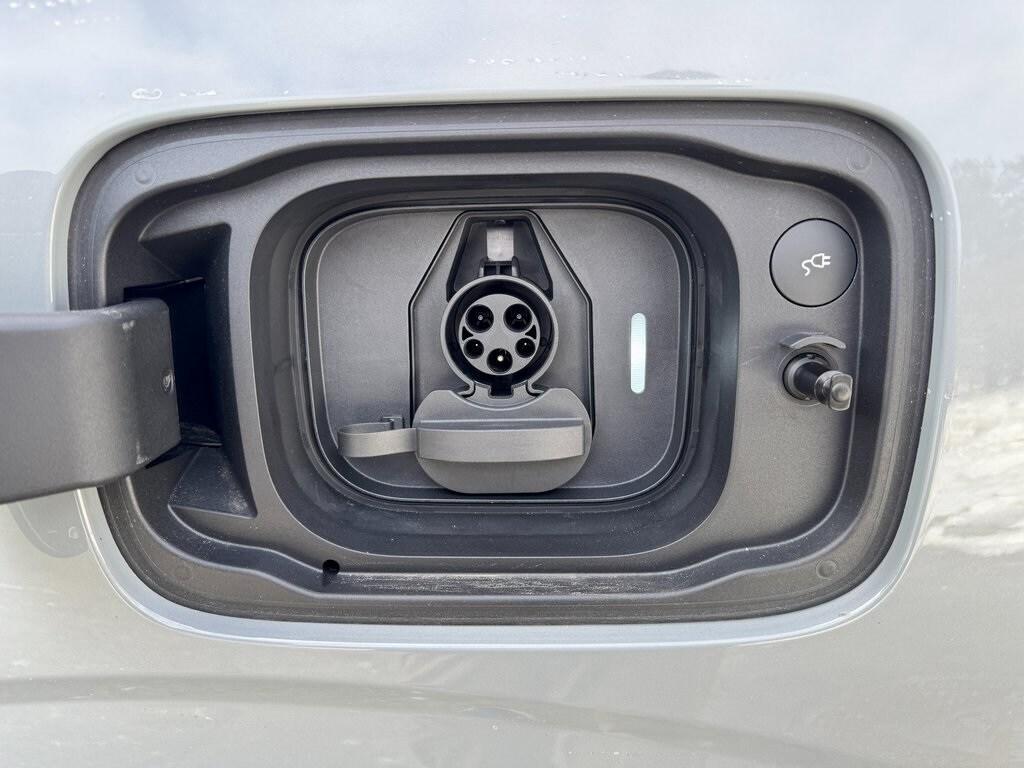 new 2025 Volvo EX90 car
