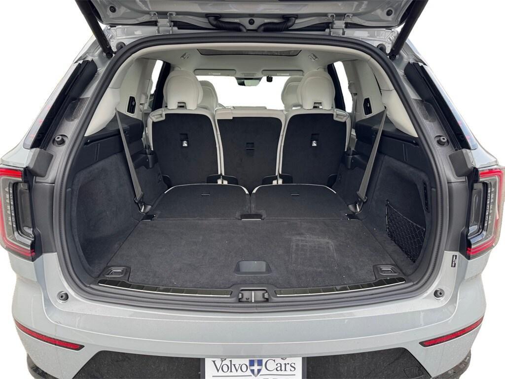 new 2025 Volvo EX90 car