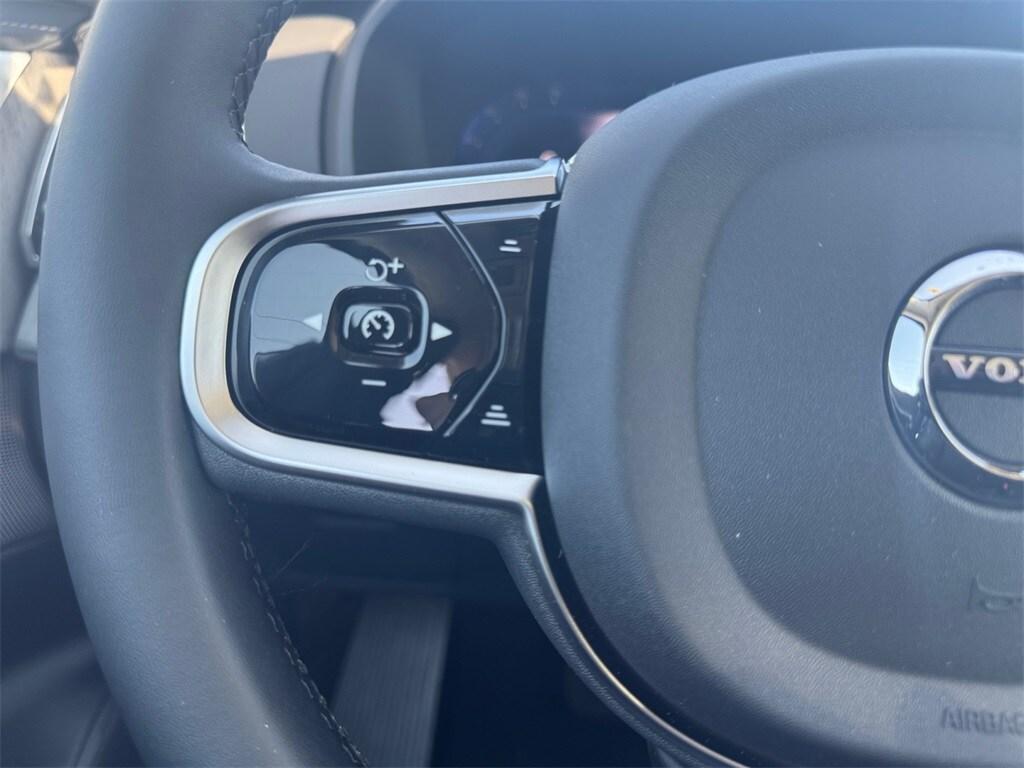 new 2025 Volvo XC90 car, priced at $76,850