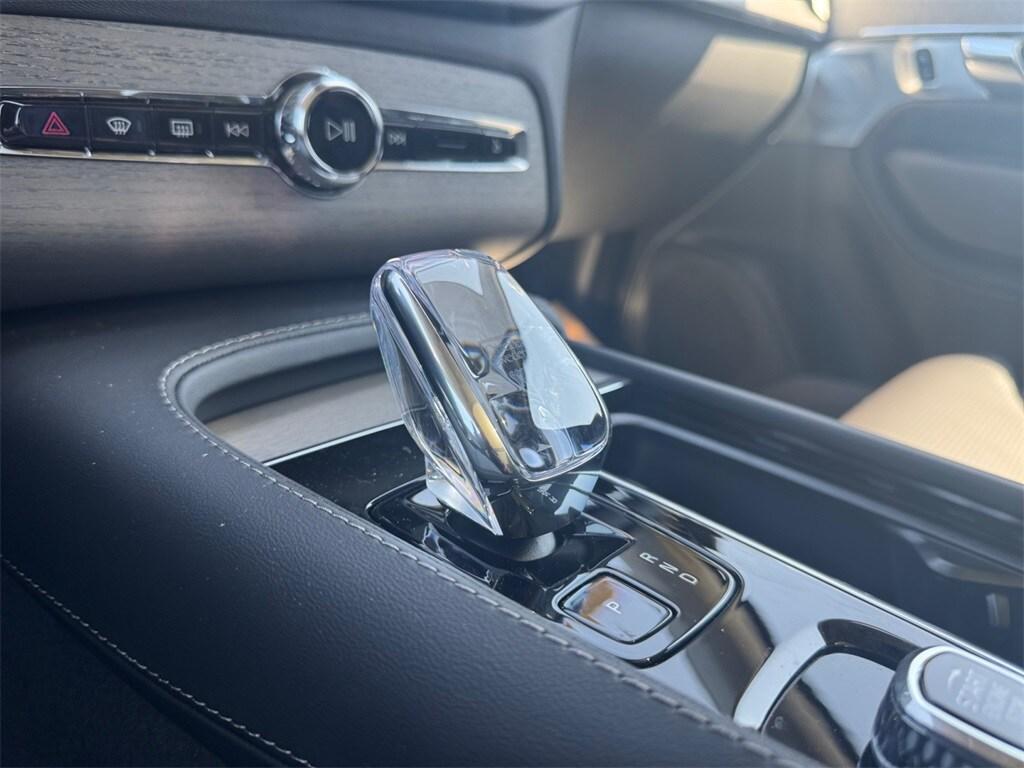 new 2025 Volvo XC90 car, priced at $76,850