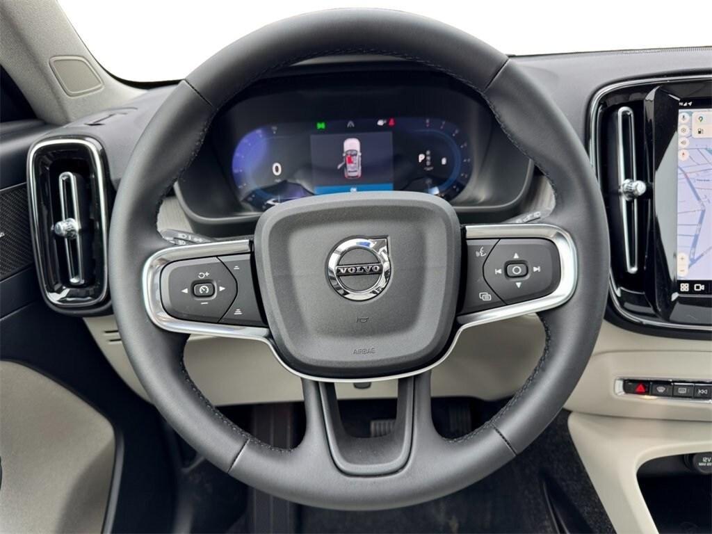 new 2025 Volvo XC40 car, priced at $55,415