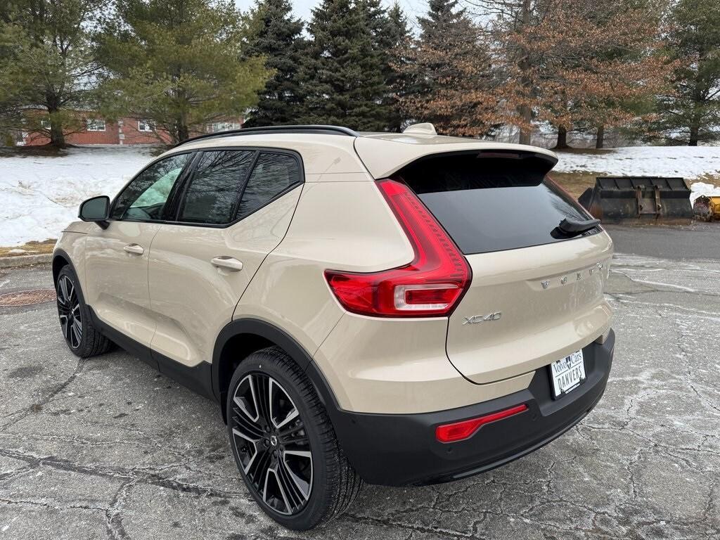 new 2025 Volvo XC40 car, priced at $55,415