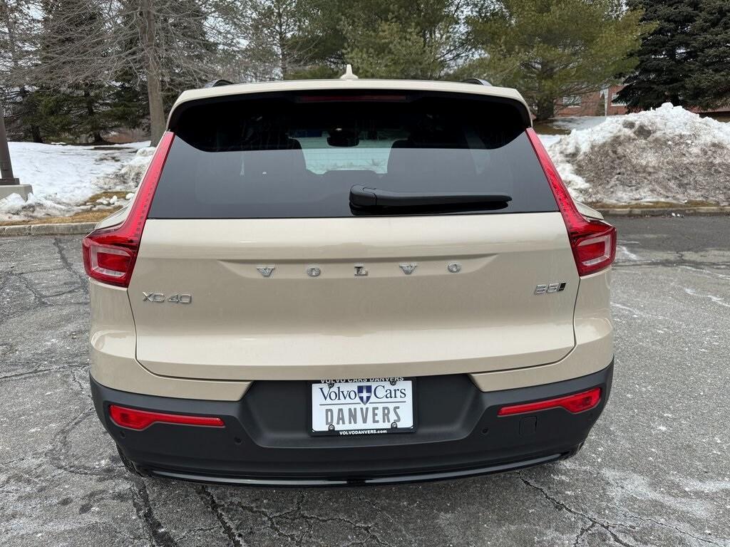 new 2025 Volvo XC40 car, priced at $55,415