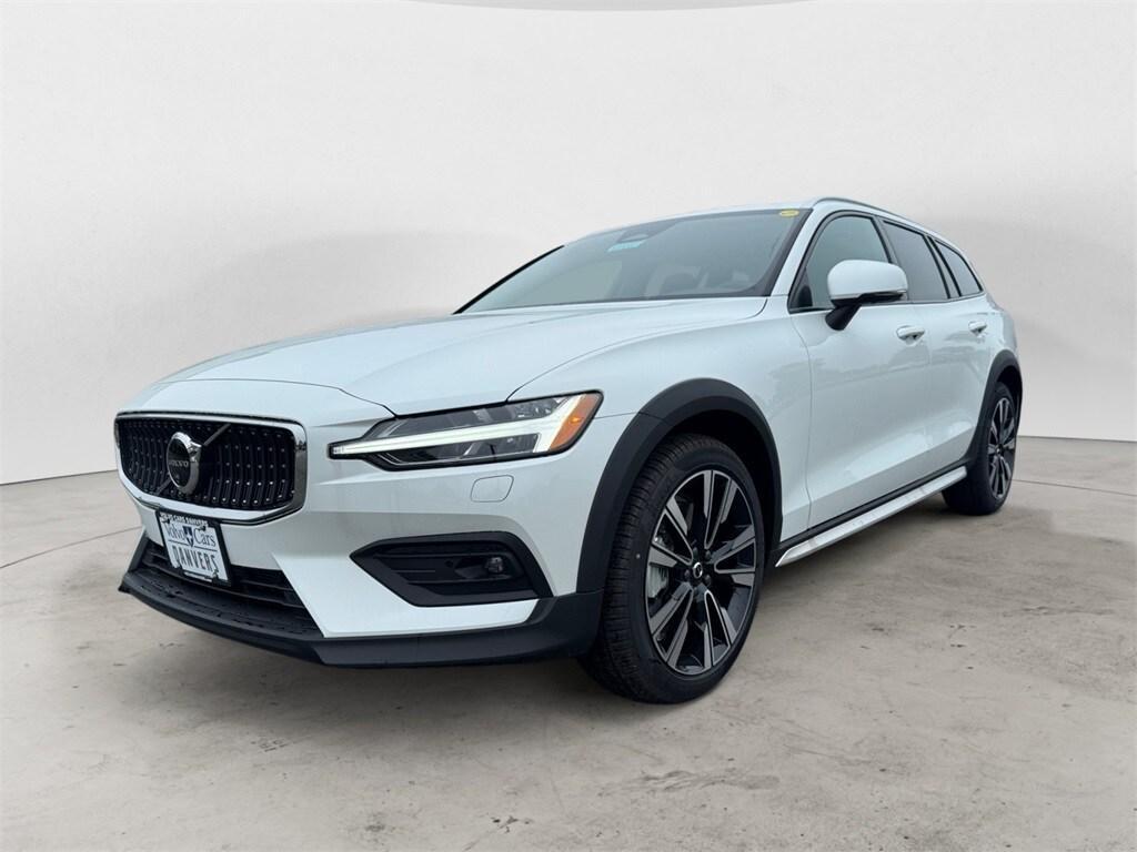 new 2025 Volvo V60 Cross Country car, priced at $58,905