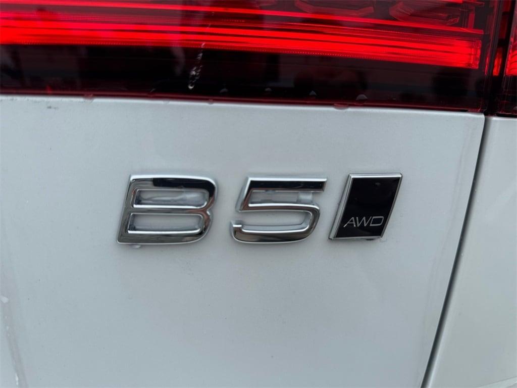 new 2025 Volvo V60 Cross Country car, priced at $58,905