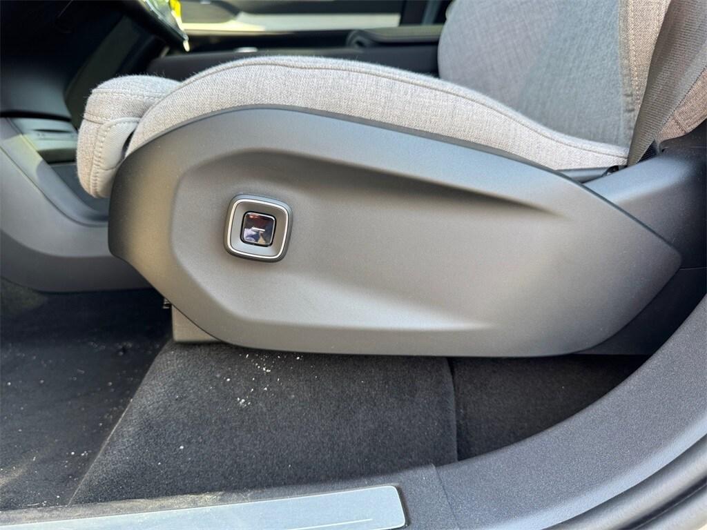 new 2025 Volvo EX90 car