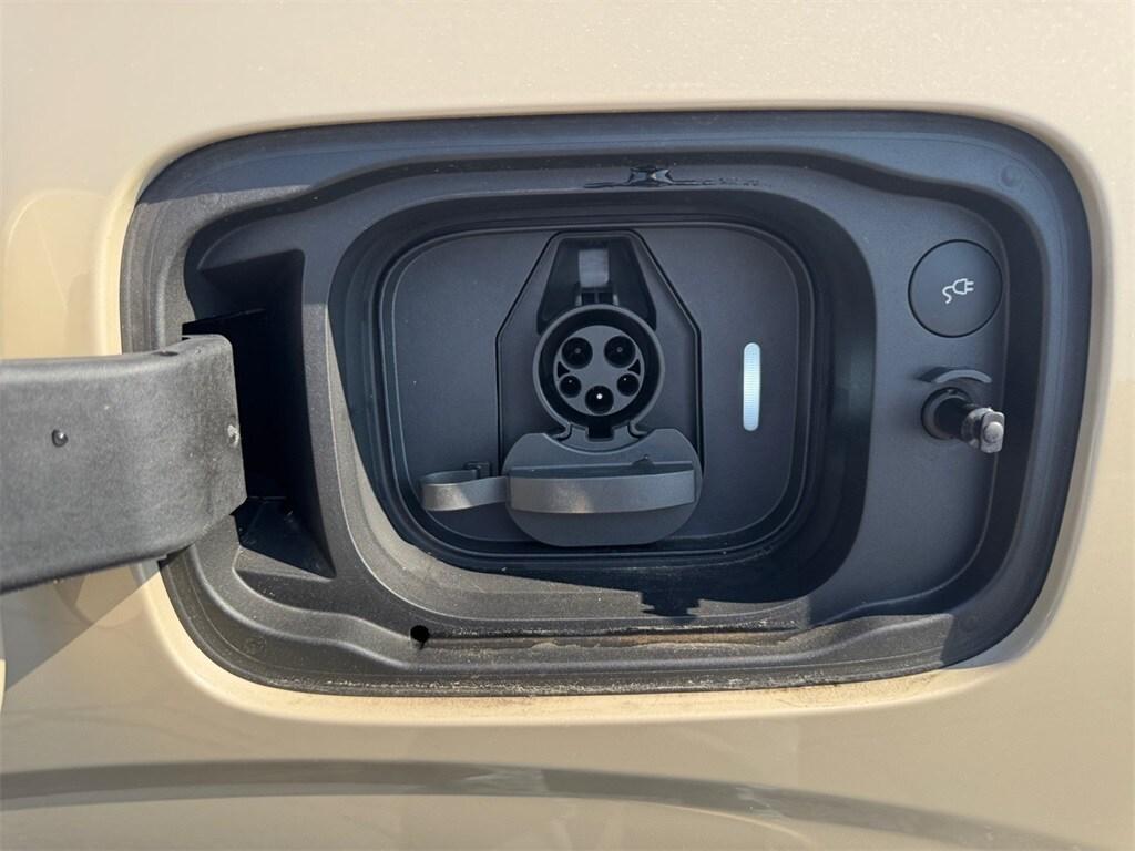 new 2025 Volvo EX90 car