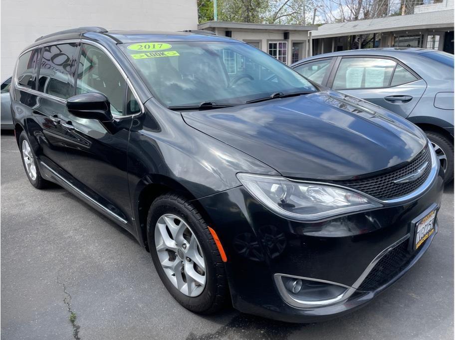 used 2017 Chrysler Pacifica car, priced at $14,999