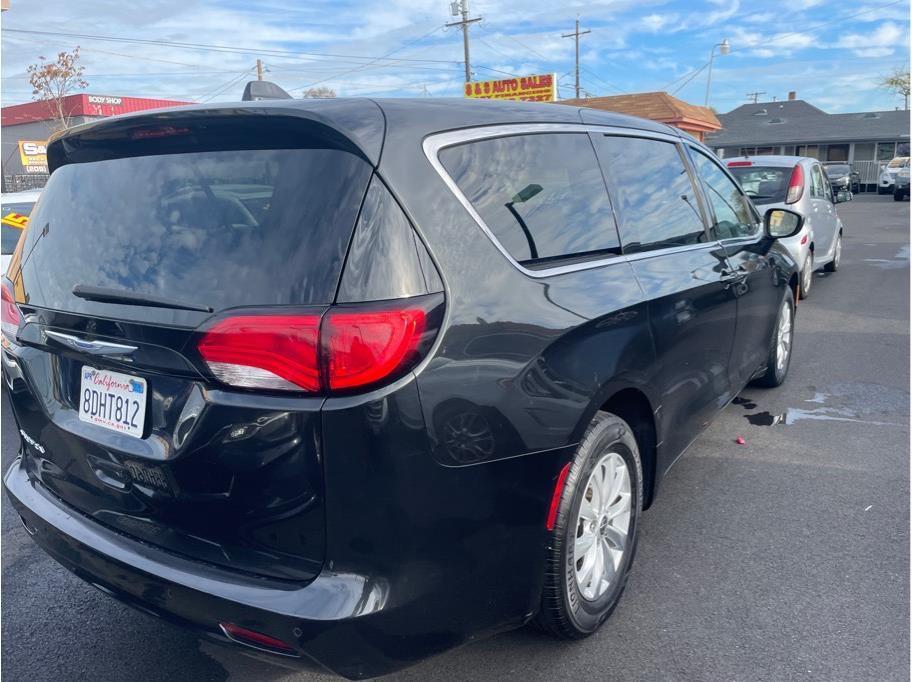 used 2018 Chrysler Pacifica car, priced at $17,999