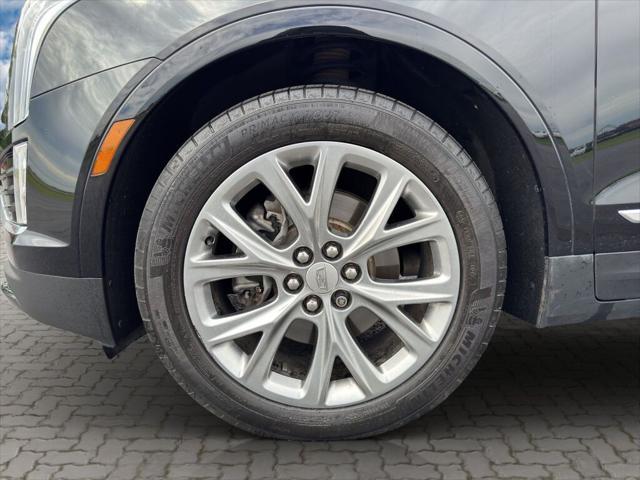 used 2021 Cadillac XT5 car, priced at $31,991