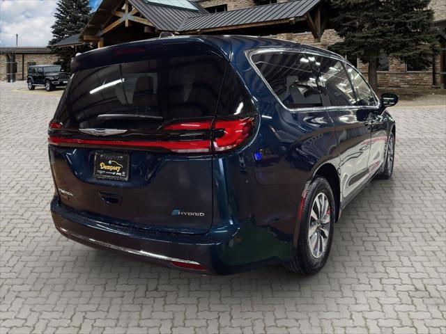 new 2025 Chrysler Pacifica Hybrid car, priced at $40,525