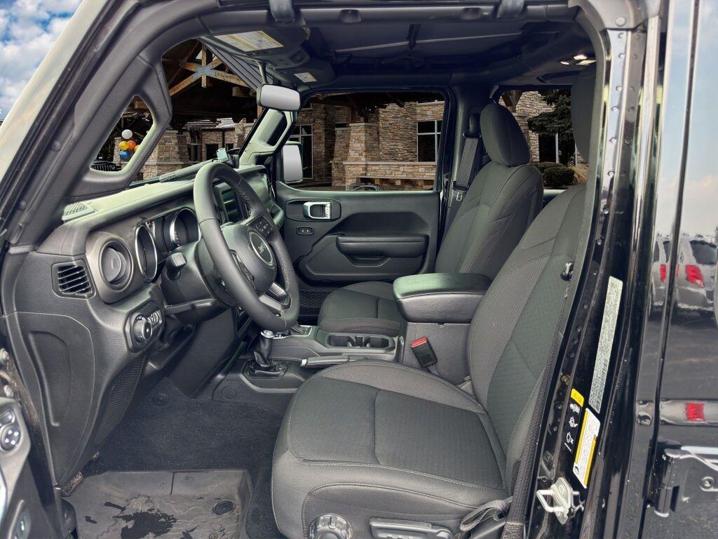 used 2022 Jeep Wrangler Unlimited car, priced at $31,569