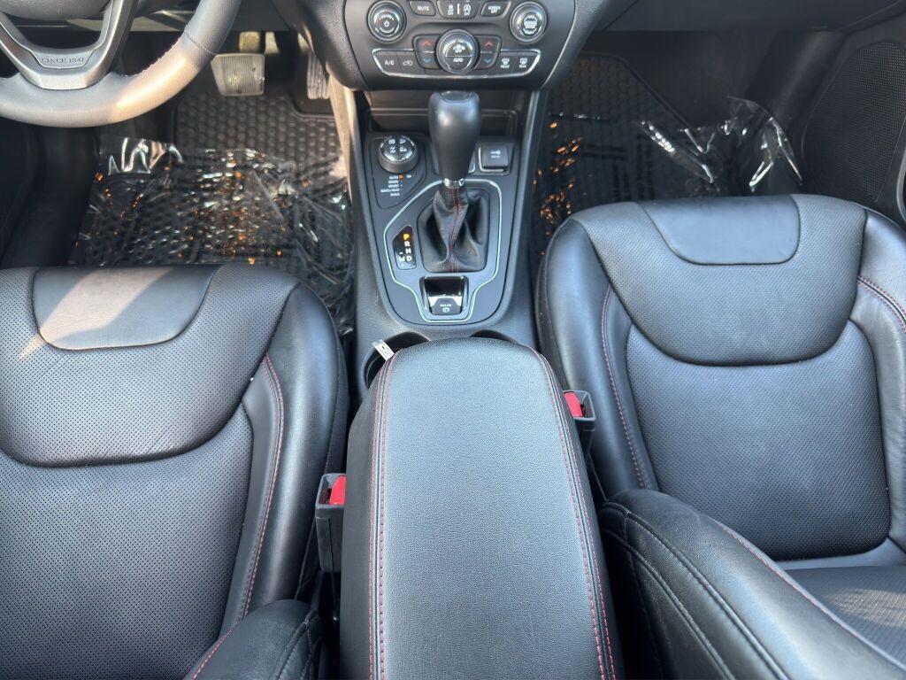 used 2022 Jeep Cherokee car, priced at $29,991