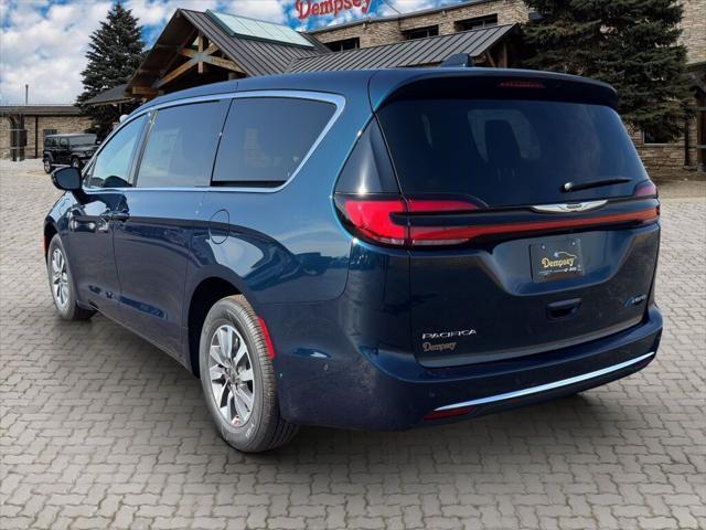 new 2025 Chrysler Pacifica Hybrid car, priced at $47,025