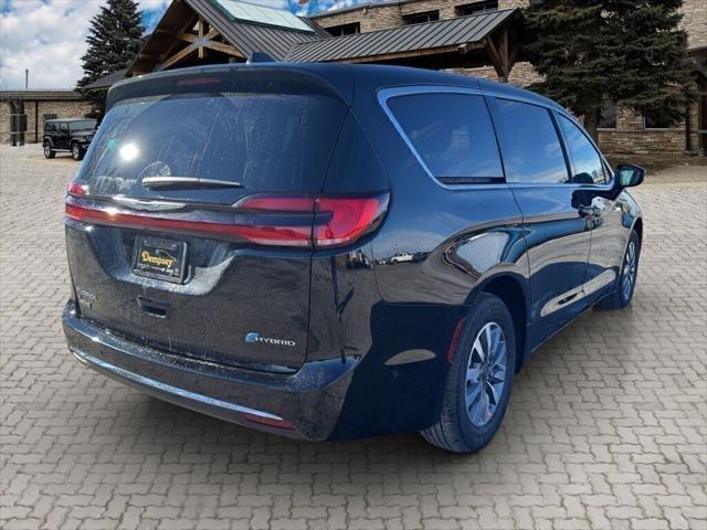 new 2025 Chrysler Pacifica Hybrid car, priced at $46,530