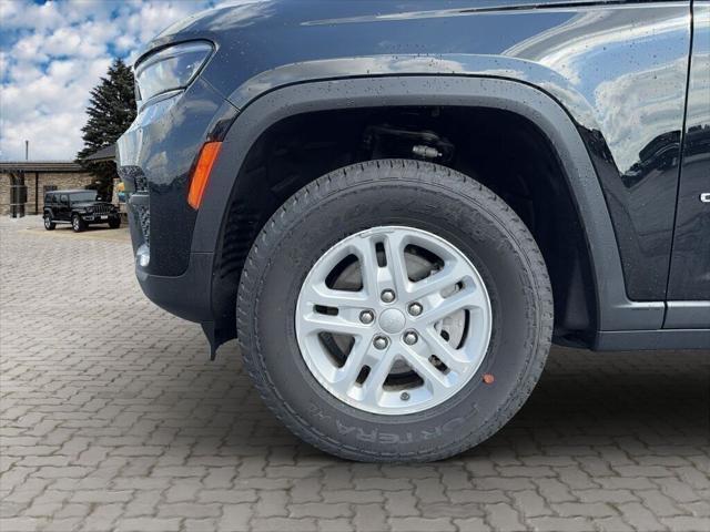 new 2023 Jeep Grand Cherokee car, priced at $39,500